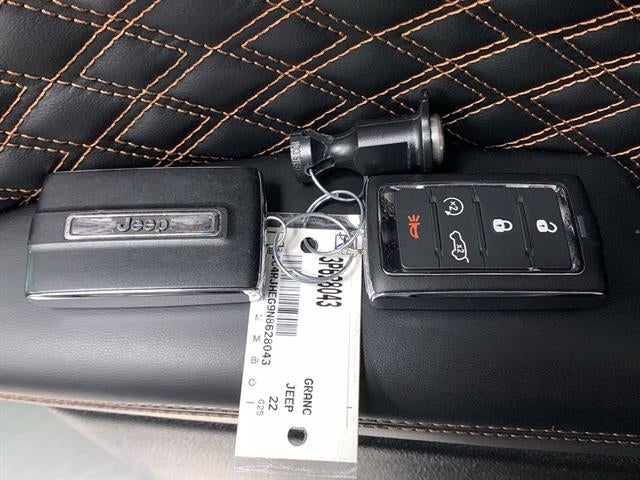 2022 Jeep Grand Cherokee Summit