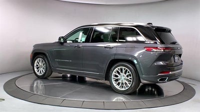 2022 Jeep Grand Cherokee Summit