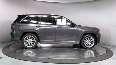 2022 Jeep Grand Cherokee Summit