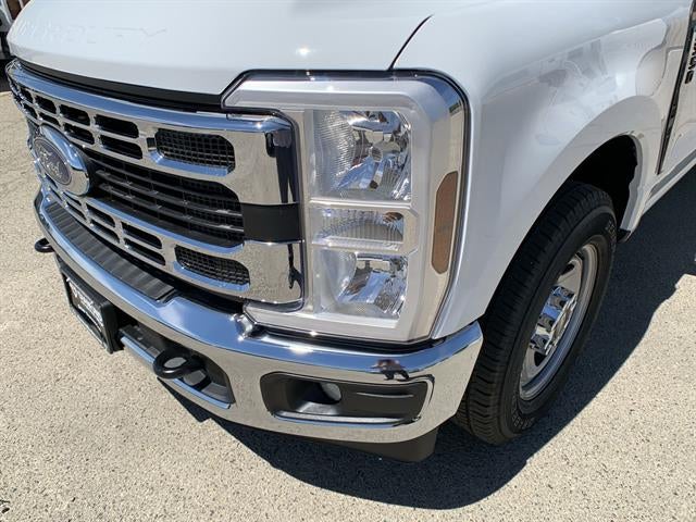 2025 Ford Super Duty F-350 SRW XL 2WD Reg Cab 145" WB 60" CA