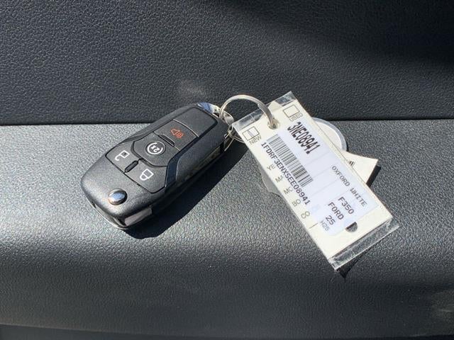 2025 Ford Super Duty F-350 SRW XL 2WD Reg Cab 145" WB 60" CA