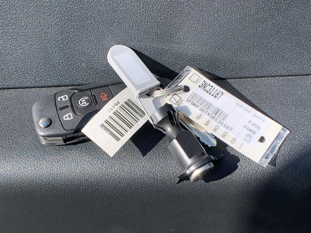 2025 Ford Super Duty F-350 DRW XL 2WD Reg Cab 169" WB 84" CA