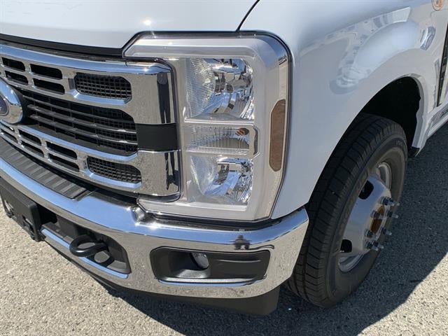 2025 Ford Super Duty F-350 DRW XL 2WD Reg Cab 169" WB 84" CA