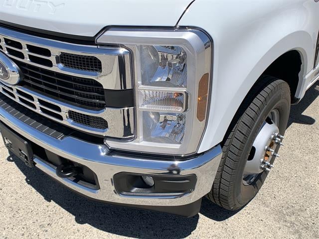 2025 Ford Super Duty F-350 DRW XL 2WD Reg Cab 169" WB 84" CA