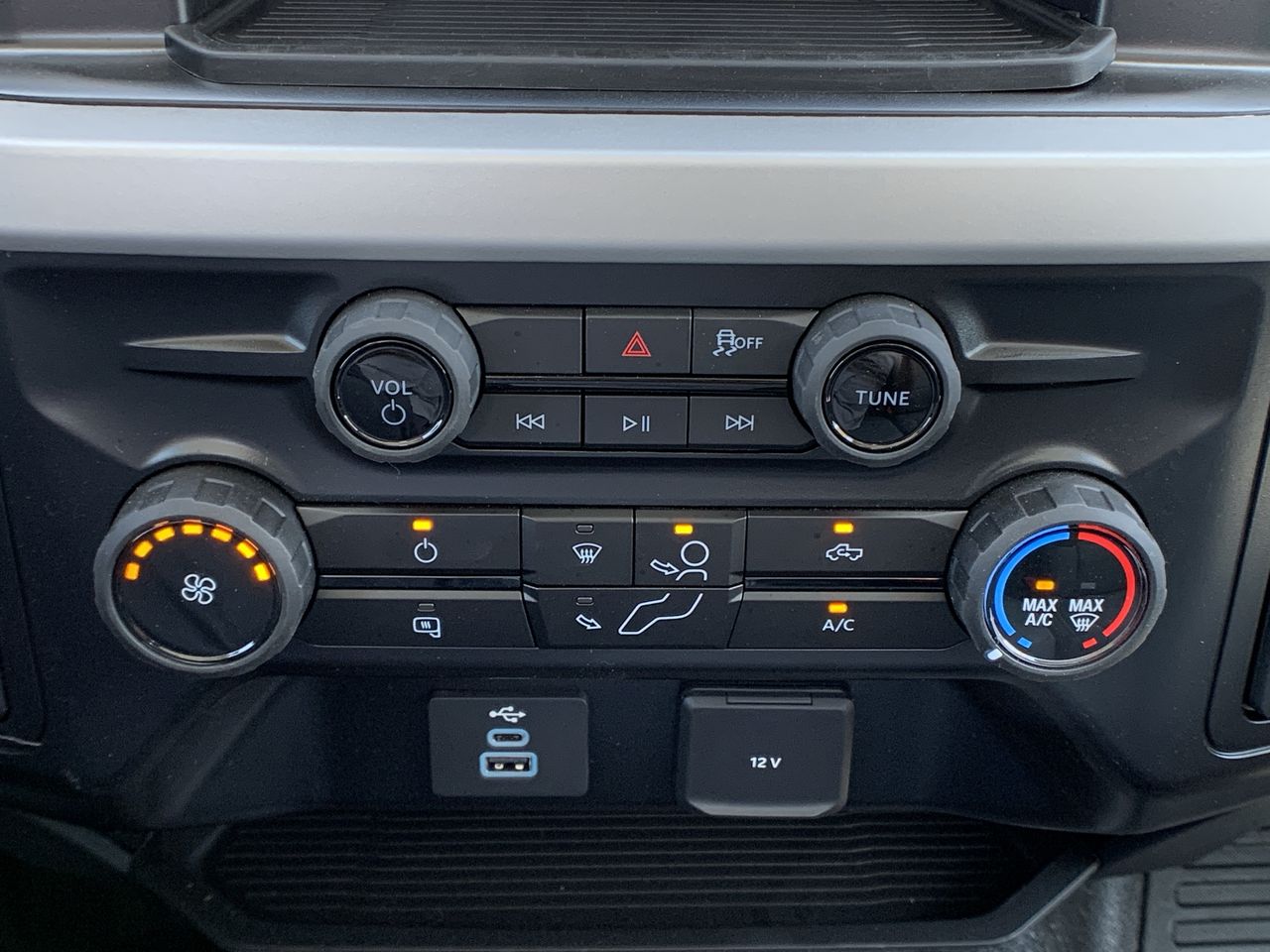 2025 Ford Super Duty F-350 DRW XL 2WD Reg Cab 169" WB 84" CA