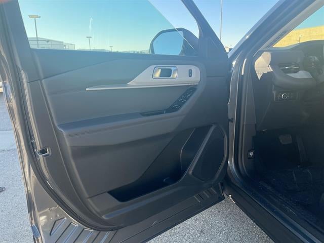 2026 Ford Explorer Active w/200A Pkg RWD