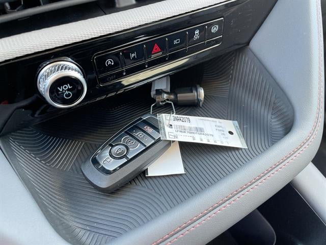 2026 Ford Explorer Active w/200A Pkg RWD