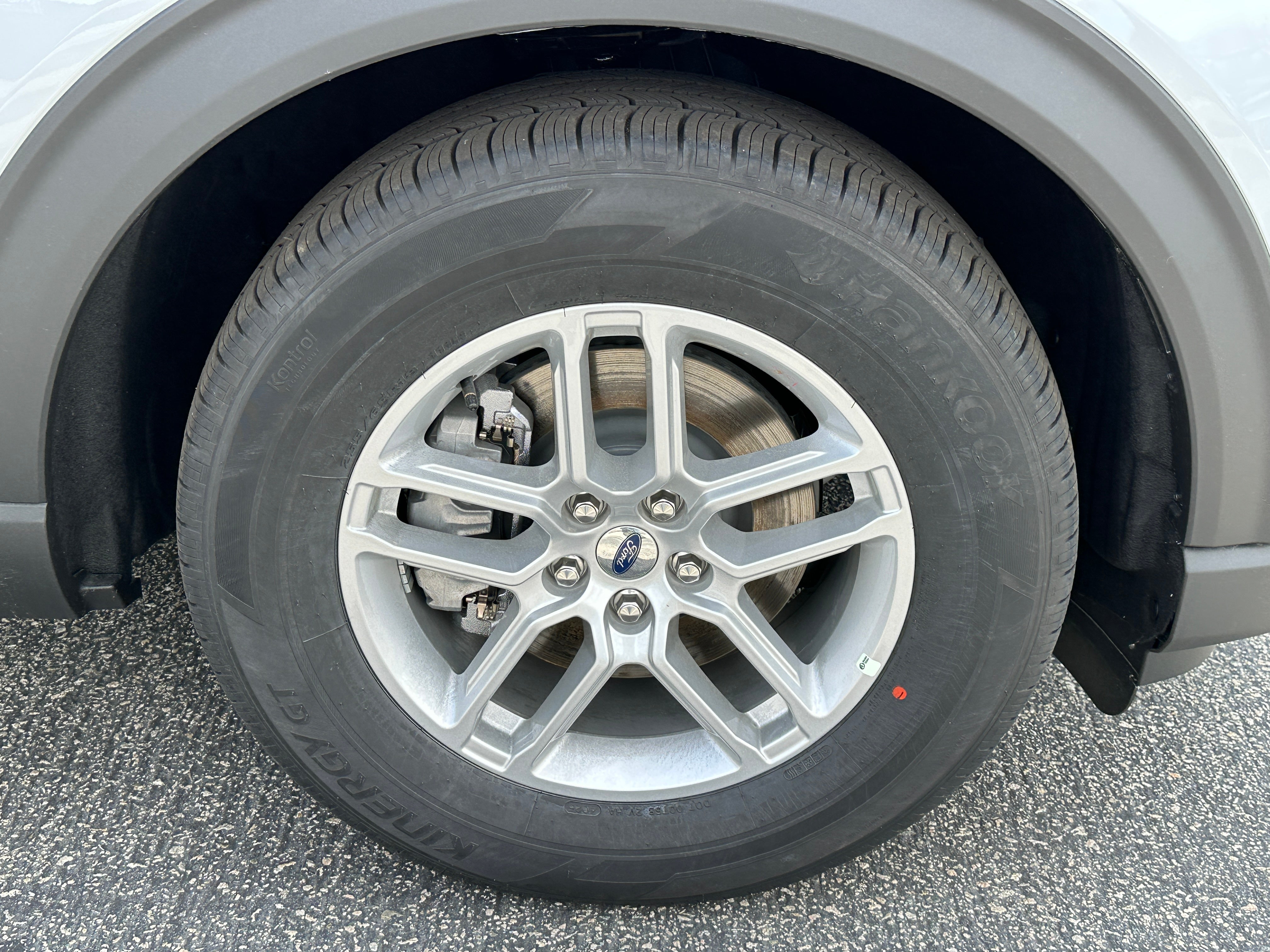 2026 Ford Explorer Active w/100A Pkg RWD