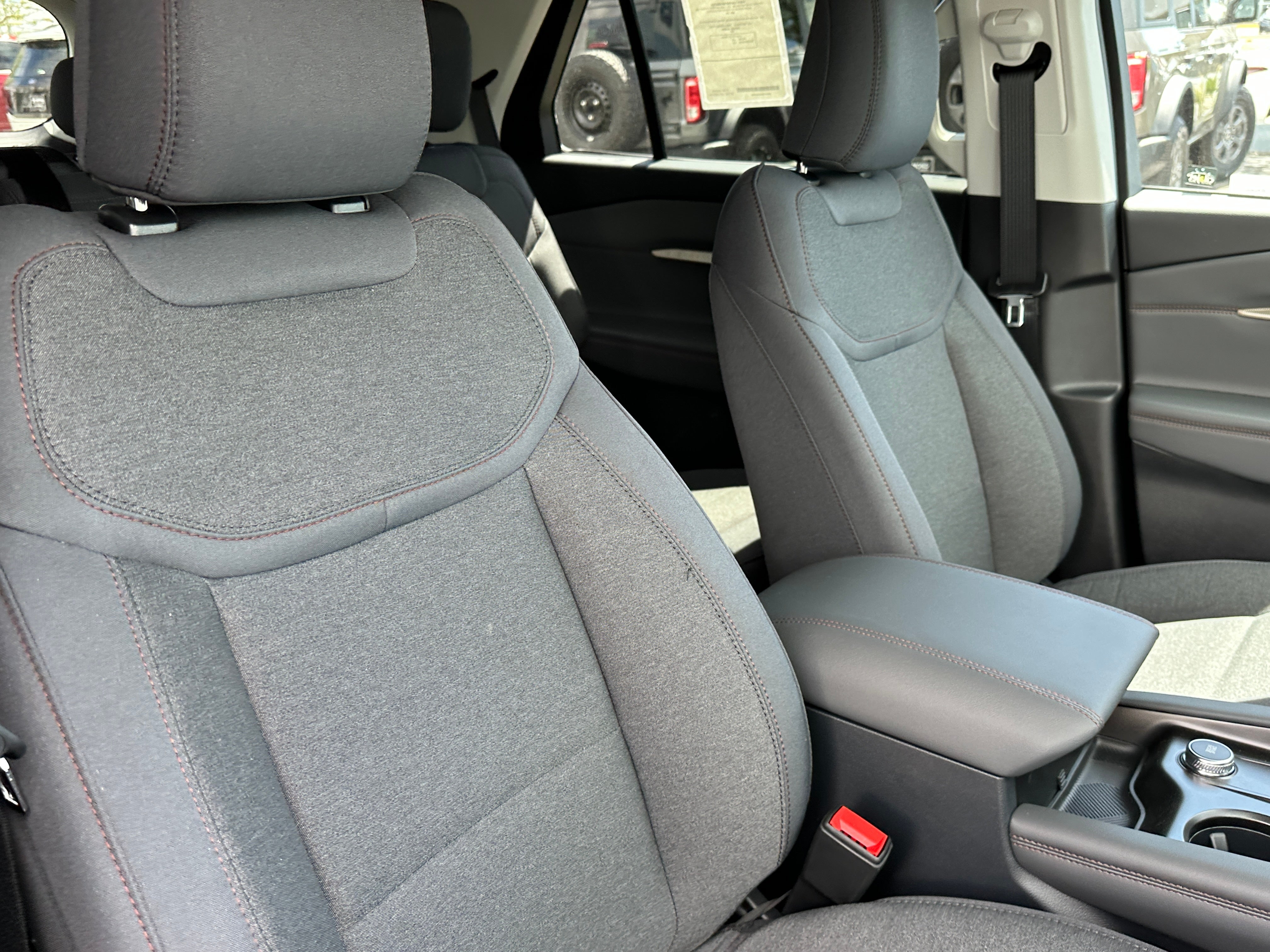 2026 Ford Explorer Active w/100A Pkg RWD