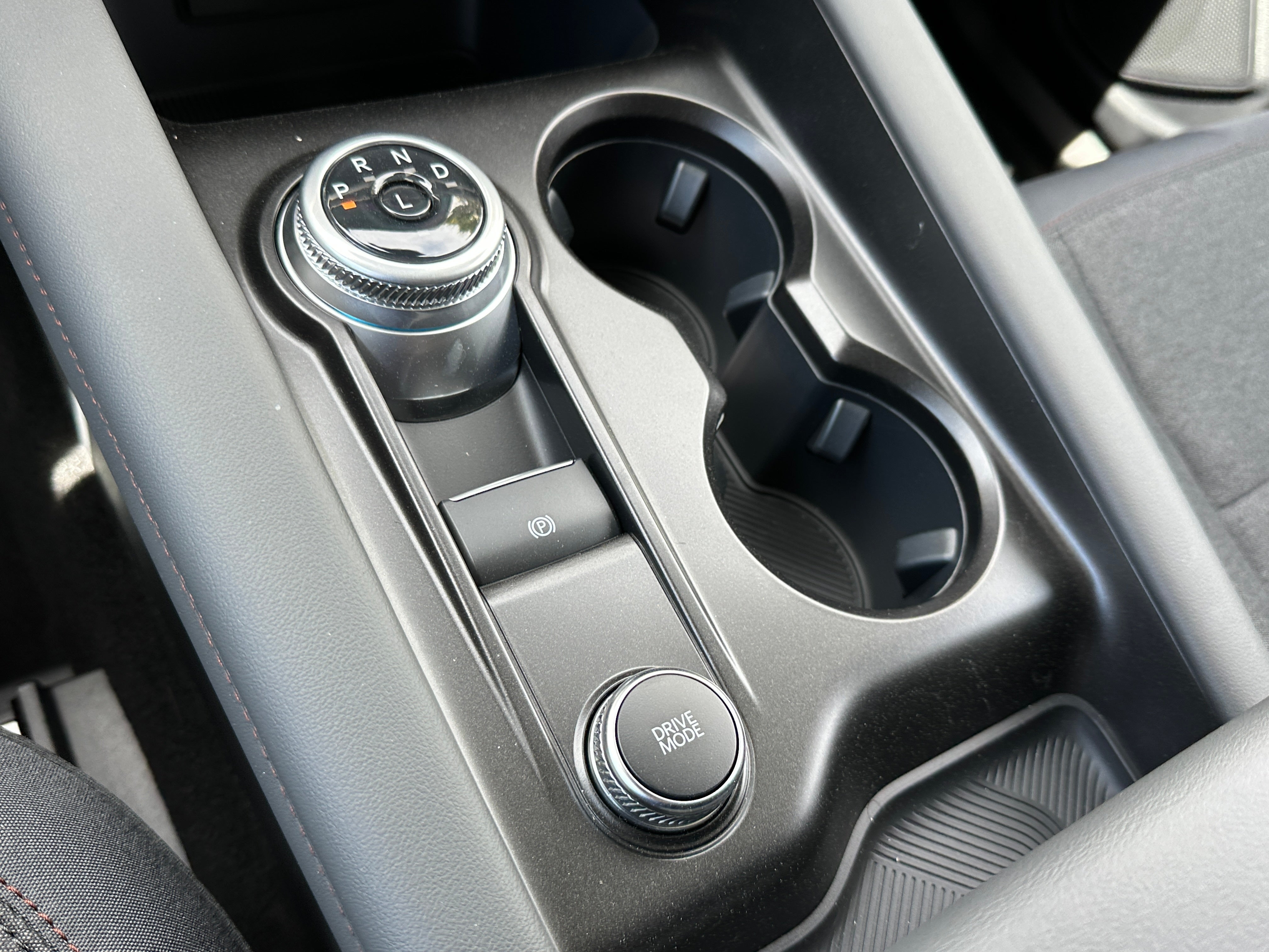 2026 Ford Explorer Active w/100A Pkg RWD