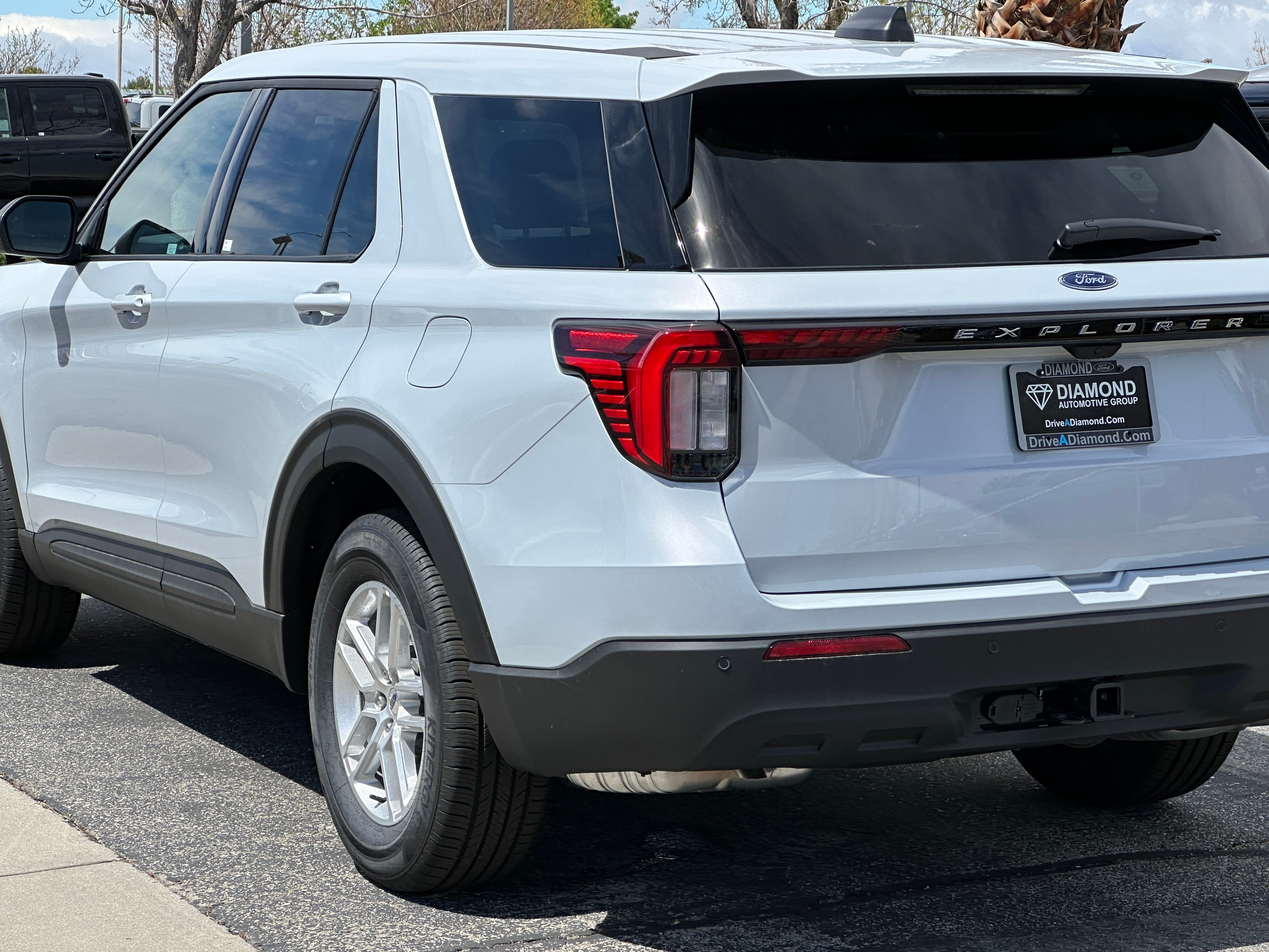 2026 Ford Explorer Active w/100A Pkg RWD