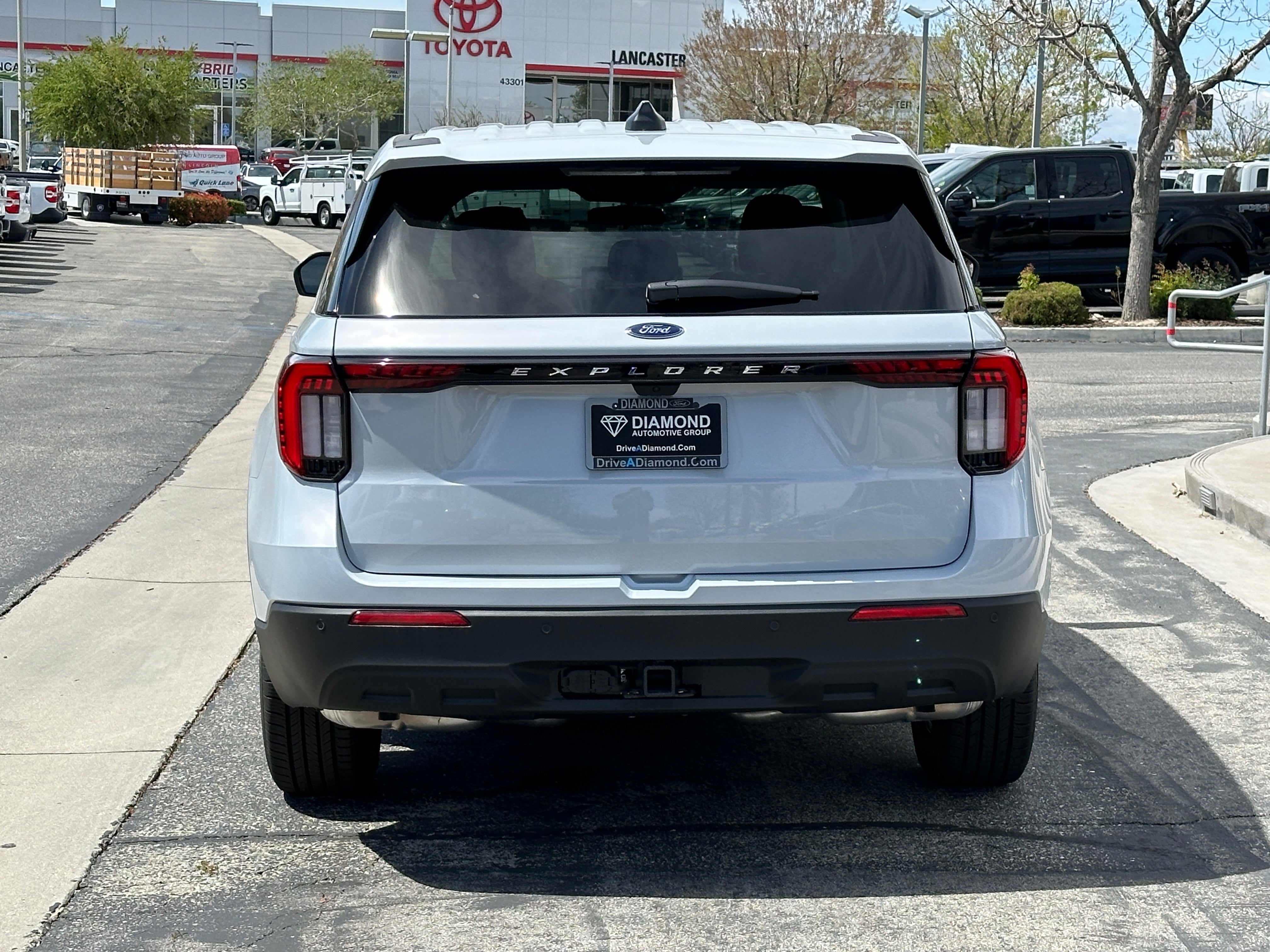 2026 Ford Explorer Active w/100A Pkg RWD