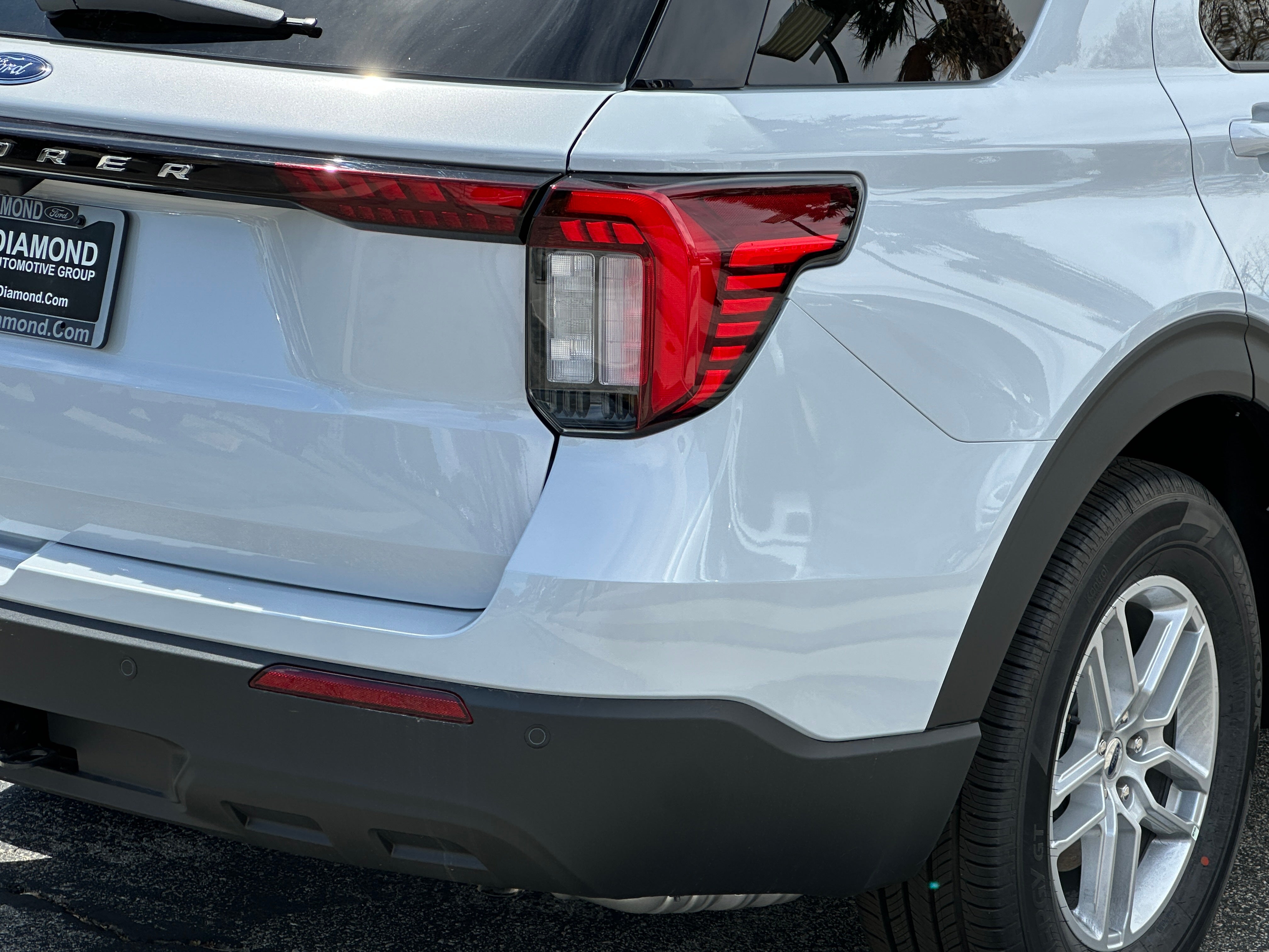 2026 Ford Explorer Active w/100A Pkg RWD