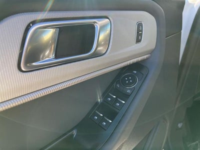 2026 Ford Explorer Active w/200A Pkg RWD