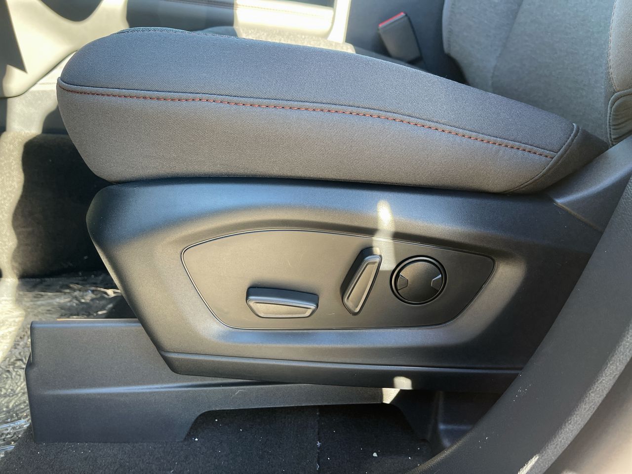 2026 Ford Explorer Active w/200A Pkg RWD