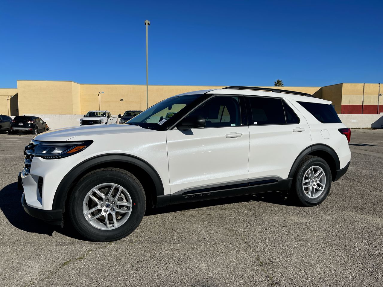 2026 Ford Explorer Active w/200A Pkg RWD