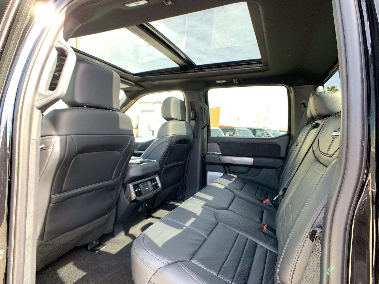 2025 Ford Super Duty F-250 SRW Platinum 4WD Crew Cab 6.75' Box