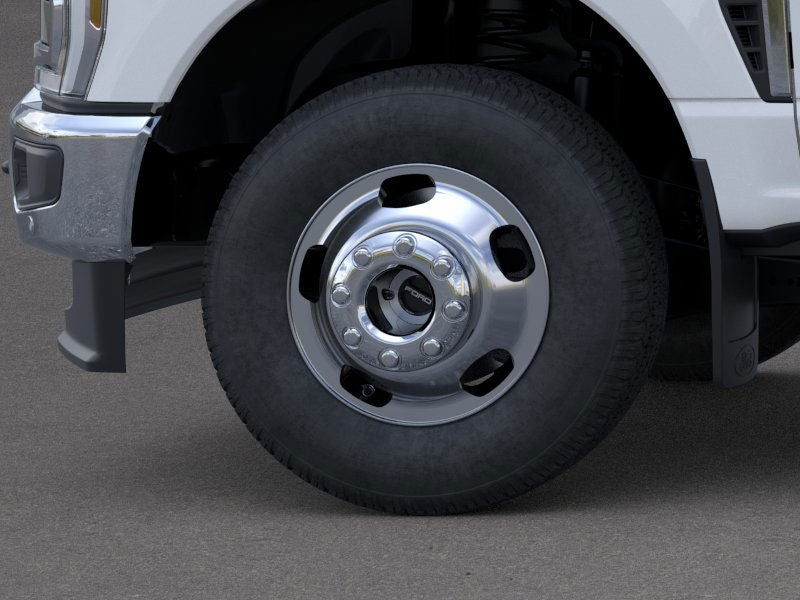 2026 Ford Super Duty F-350 DRW LARIAT 4WD Crew Cab 8' Box