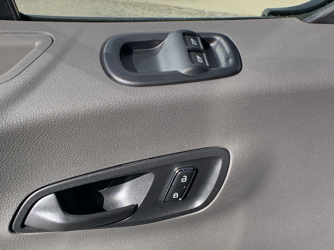 2026 Ford Transit Cargo Van T-250 148" Med Rf 9150 GVWR RWD