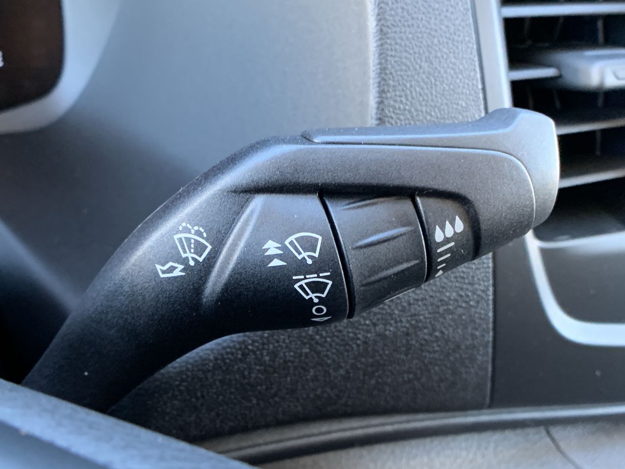 2026 Ford Transit Cargo Van T-250 148" Med Rf 9150 GVWR RWD