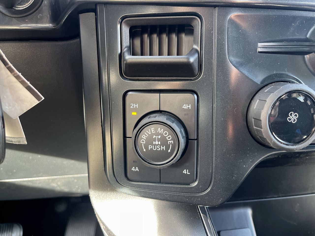 2025 Ford F-150 STX 4WD SuperCrew 5.5' Box