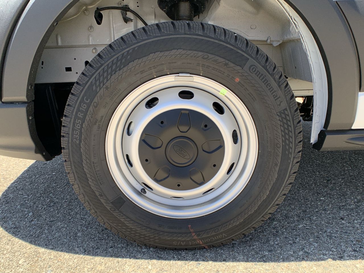 2025 Ford Transit Cargo Van T-150 148" Med Rf 8670 GVWR RWD