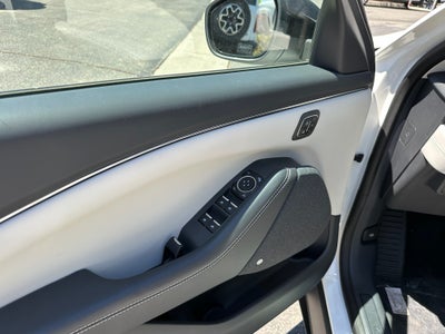 2025 Ford Mustang Mach-E Premium RWD