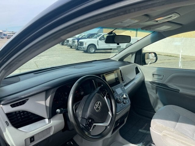 2017 Toyota Sienna L