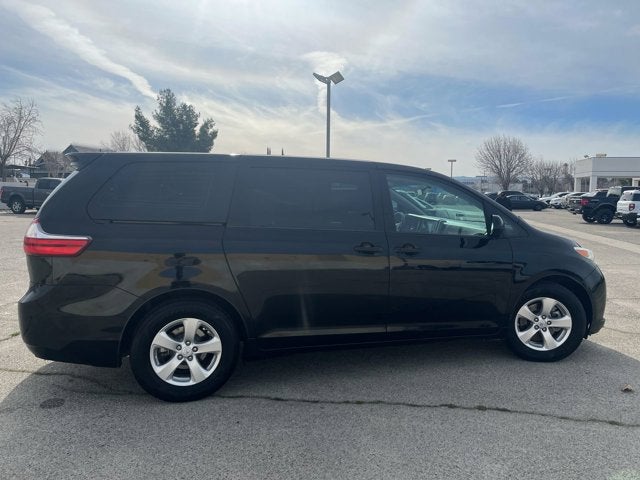 2017 Toyota Sienna L