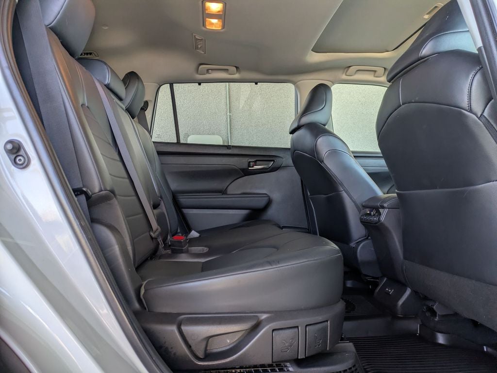 2022 Toyota Highlander Hybrid XLE