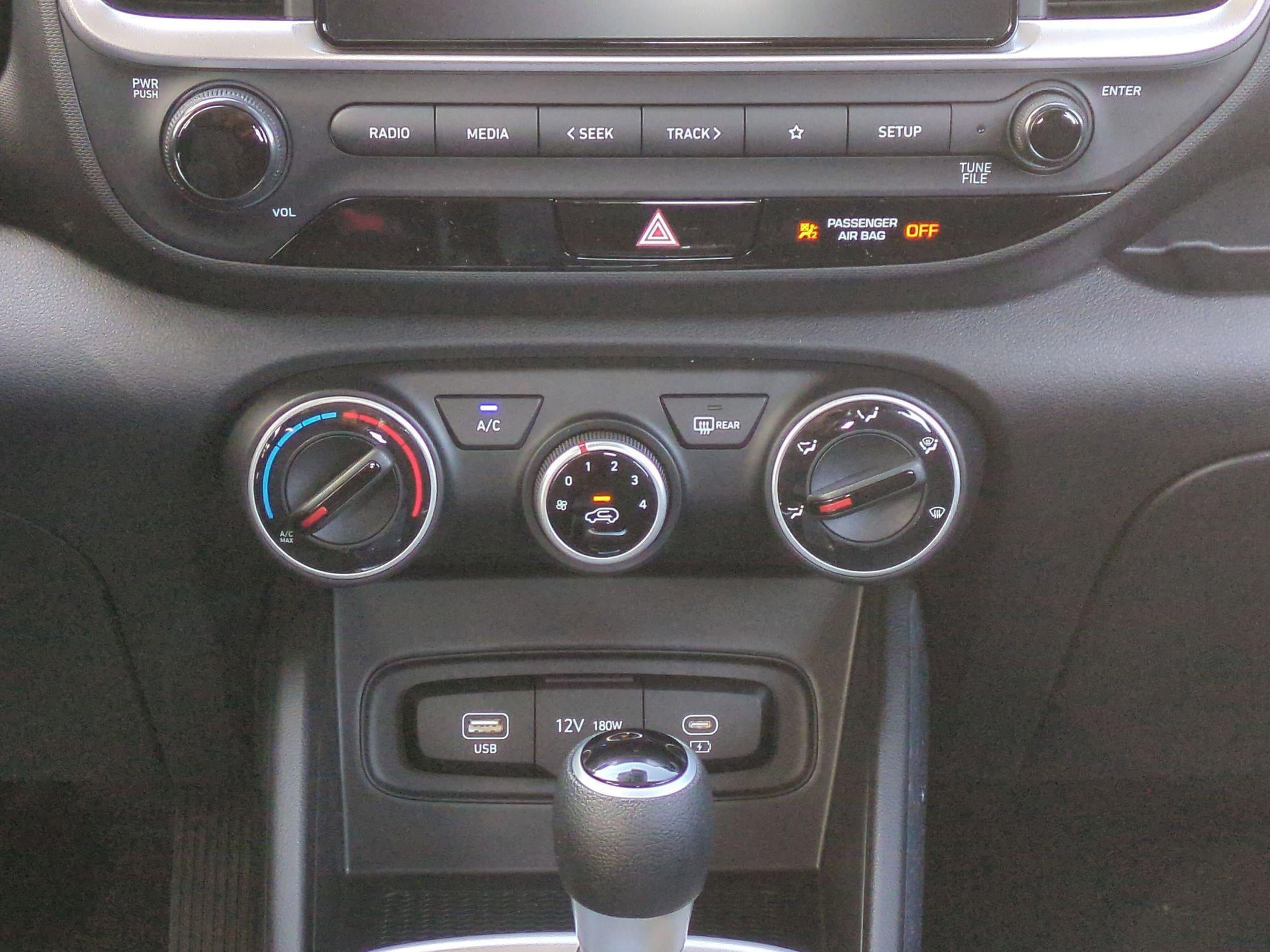 2026 Hyundai Venue SE