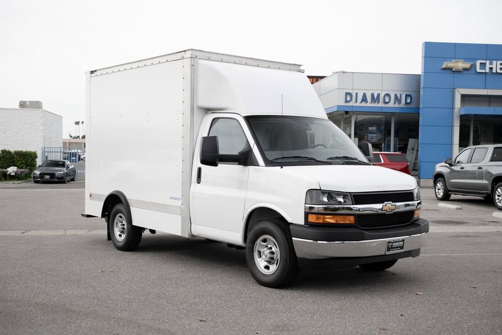 2024 Chevrolet Express Cutaway 3500 1WT