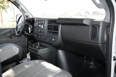2025 Chevrolet Express Cargo WT