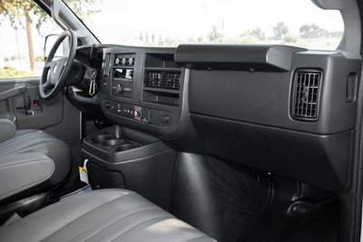 2025 Chevrolet Express Cargo WT