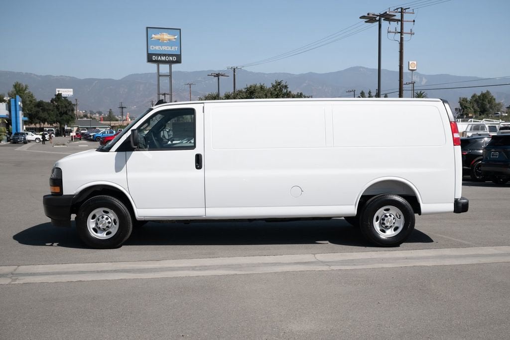 2025 Chevrolet Express Cargo WT