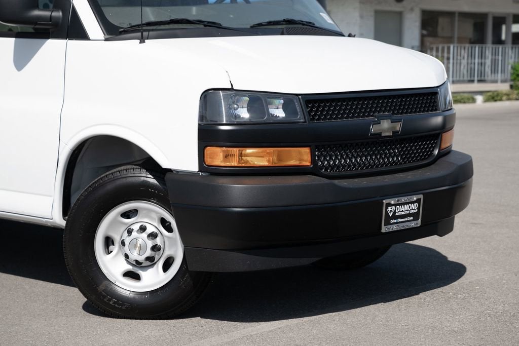 2025 Chevrolet Express Cargo WT