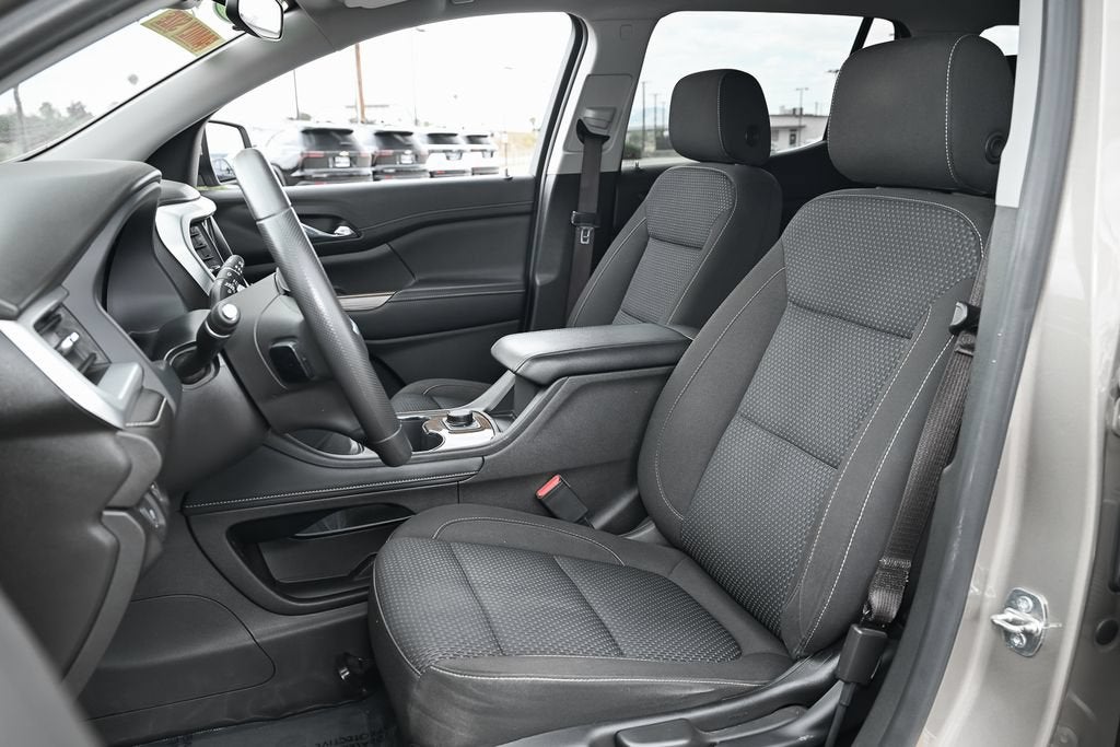 2022 GMC Acadia SLE