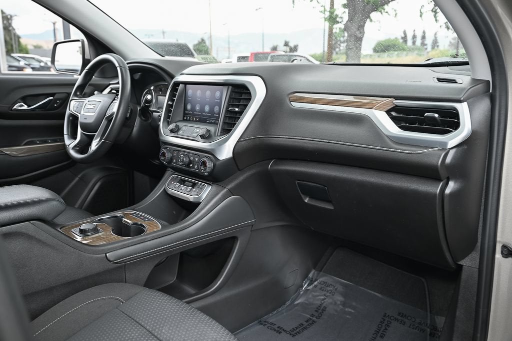 2022 GMC Acadia SLE