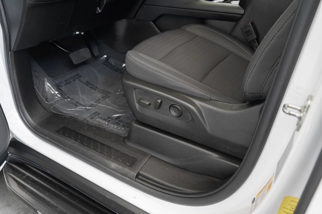 2024 Chevrolet Suburban LS