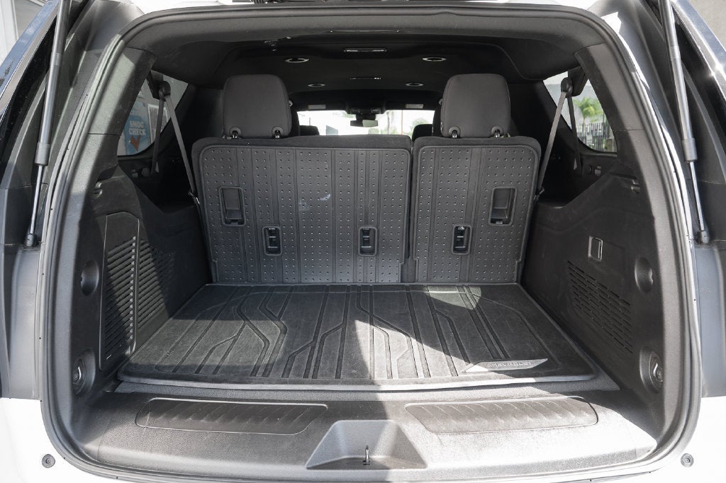 2024 Chevrolet Suburban LS