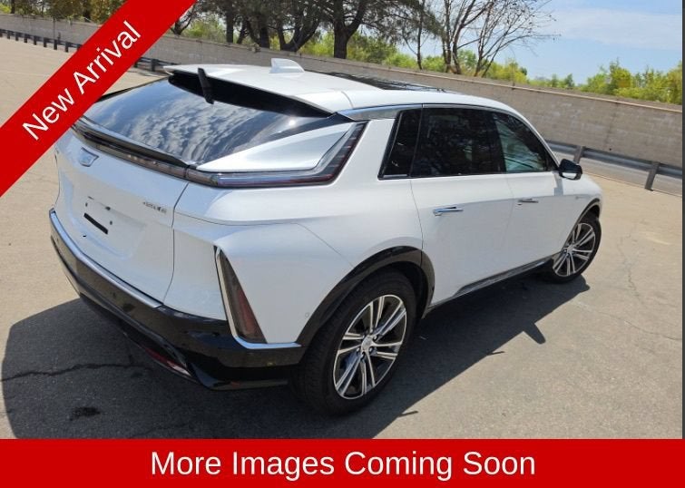 2024 Cadillac LYRIQ Luxury 2