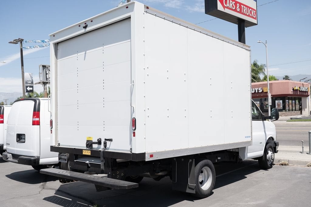 2024 Chevrolet Express Cutaway 3500 1WT
