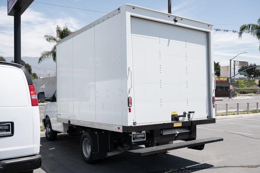 2024 Chevrolet Express Cutaway 3500 1WT