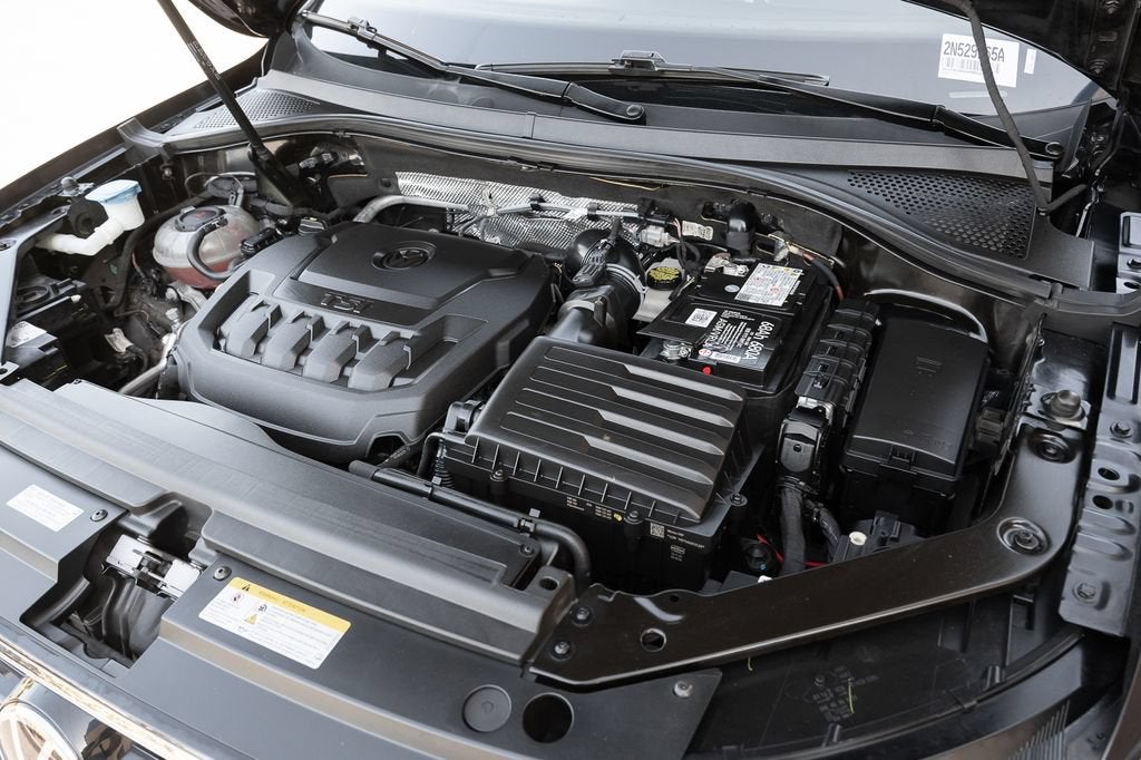 2023 Volkswagen Tiguan SE R-Line Black