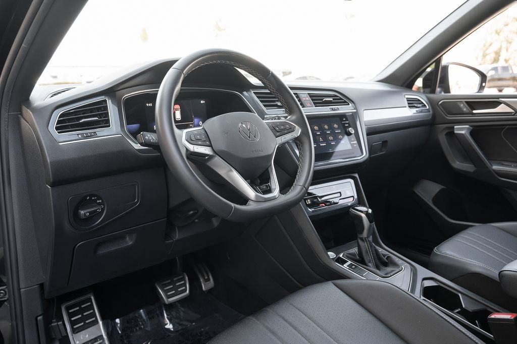 2023 Volkswagen Tiguan SE R-Line Black