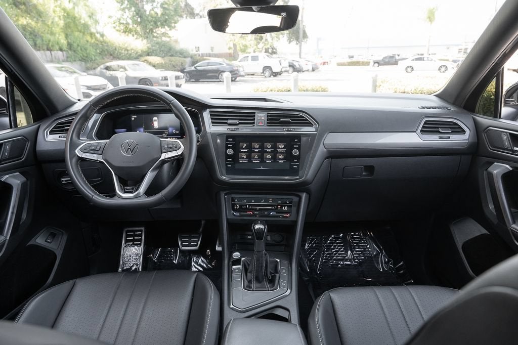 2023 Volkswagen Tiguan SE R-Line Black