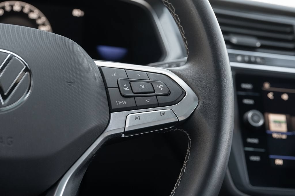 2023 Volkswagen Tiguan SE R-Line Black