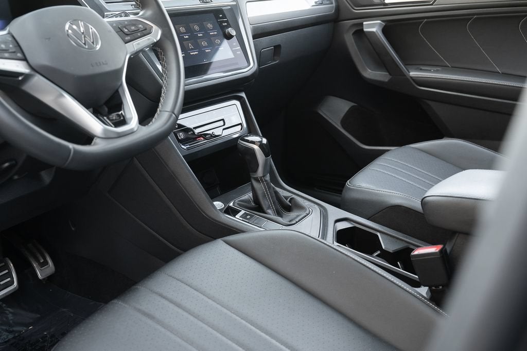 2023 Volkswagen Tiguan SE R-Line Black