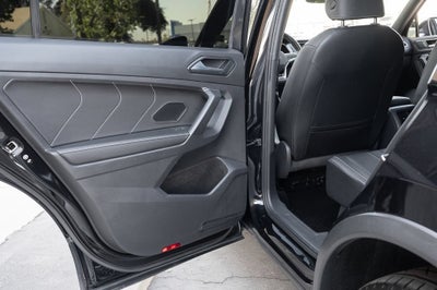2023 Volkswagen Tiguan SE R-Line Black
