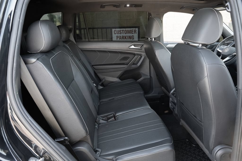 2023 Volkswagen Tiguan SE R-Line Black
